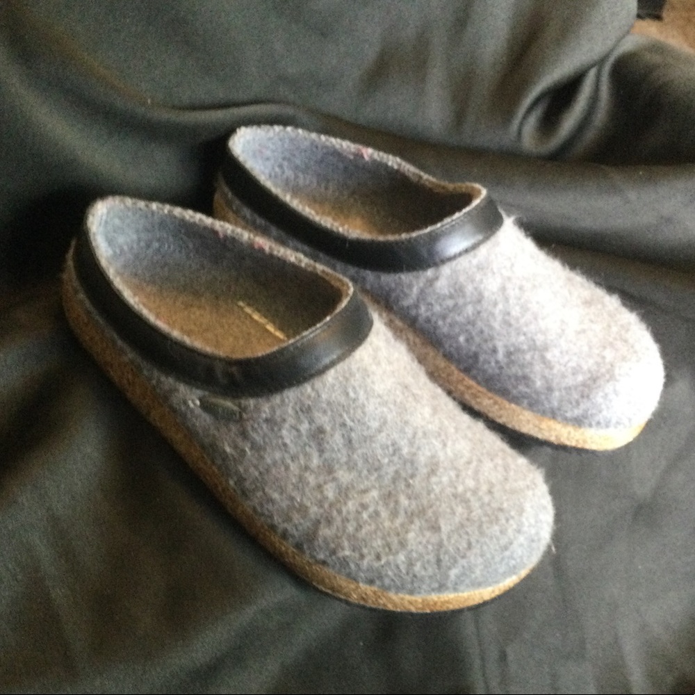GIESSWEIN WOOL SLIPPERS EUC